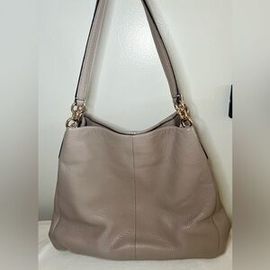 Coach Edie Pebbles Shoulder Bag - Greige